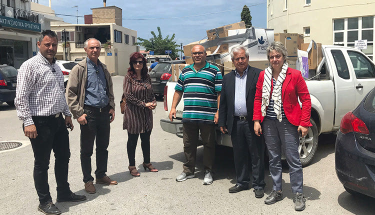 Ένα ακόμα φορτηγάκι γεμάτο φαρμακευτικό υλικό και αναλώσιμα, απαραίτητα σε συνανθρώπους μας που έχουν ανάγκη, δώρισε το Παγκόσμιο Συμβούλιο Κρητών στο Κοινωνικό Φαρμακείο Μαλεβιζίου