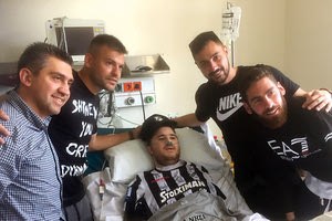 Τον μικρό φίλο του ΟΦΗ Γιώργο Δουλγεράκη επισκέφτηκαν χθες στο Βενιζέλειο τρείς παίκτες της ομάδας. Ο Ανέστης Νάστος, ο Μανόλης Παπαστεριανός και ο Γιάννης Ποτουρίδης