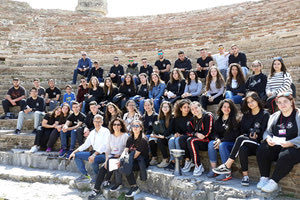 Μαθητές από το 10ο Γενικό Λύκειο Ηρακλείου ... ανάδοχοι μνημείων!