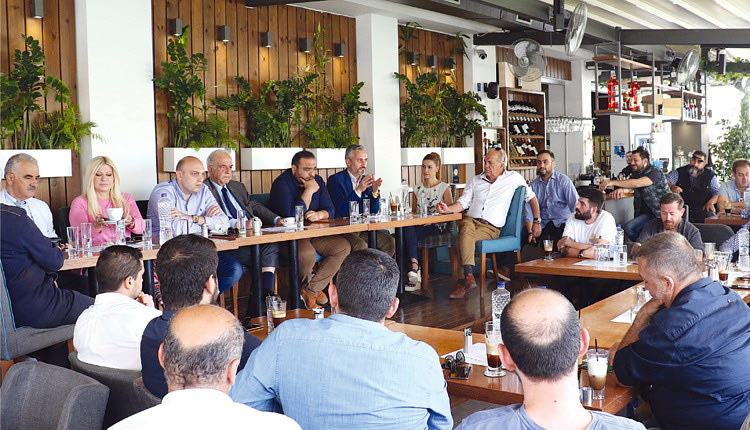 Συνάντηση με τους επιχειρηματίες  του κέντρου είχε ο δήμαρχος Ηρακλείου Βασίλης Λαμπρινός
