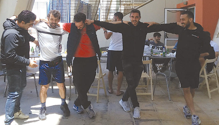 Δεν έλειψαν οι χοροί από το χθεσινό μπάρμπεκιου του Εργοτέλη