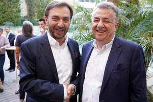 ΓΙΩΡΓΟΣ ΑΛΕΞΑΚΗΣ: Με τον Περιφερειάρχη Κρήτης Σταύρο Αρναουτάκη.