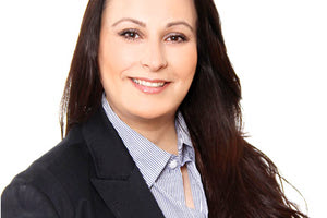 η υποψήφια δημοτική σύμβουλος με την παράταξη «Ηράκλειο 3.7.5» του Γιάννη Κουράκη, Νάσια Παστού.