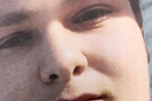 Ο 16χρονος Φίλιππος Βουζουνεράκης, ο οποίος έχασε τη ζωή του στην προσπάθειά του να αλλάξει τη λάμπα ενός φωτιστικού στο σπίτι του πατέρα του