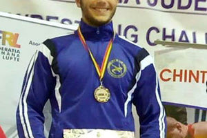 ασημένιο μετάλλιο στην κατηγορία των 92κ. Παίδων κατέκτησε ο Γιάννης Μιχελάκης του Α.Σ. «ΠΑΛ.ΕΥ.Ε.» στο διεθνές τουρνουά που ολοκληρώθηκε στην πόλη Κλουζ της Ρουμανίας.