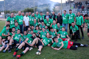 Ο Γιούχτας 2010 πανυγηρίζει την άνοδό του