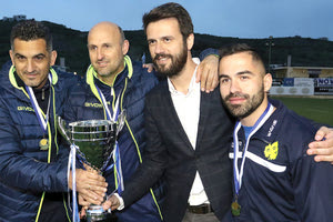 Ο ΠΟΑ με τον προπονητή του Μανόλη Σκύβαλο