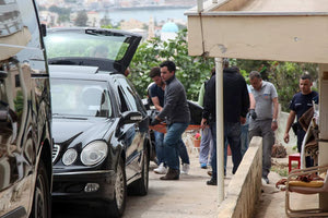 τραγωδία στη Χαλέπα, όπου ένας 47χρονος σκότωσε τη 49χρονη σύντροφό του και στη συνέχεια αυτοκτόνησε.