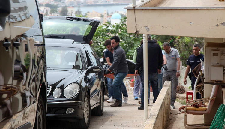 τραγωδία στη Χαλέπα, όπου ένας 47χρονος σκότωσε τη 49χρονη σύντροφό του και στη συνέχεια αυτοκτόνησε.
