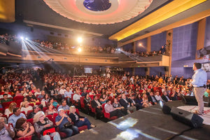 ο υποψήφιος δήμαρχος Ηρακλείου και επικεφαλής της παράταξης «Ηράκλειο για όλους» Γιώργος Σισαμάκης, στην κεντρική προεκλογική εκδήλωση του συνδυασμού του