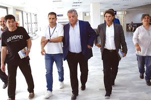 εκπρόσωποι των αθλητικών σωματείων, αθλητικοί παράγοντες και αθλητές  που συζήτησαν με τον Ηλία Λυγερό, υποψήφιο δήμαρχο της παράταξης «Ηράκλειο –Ενεργοί Πολίτες» και με υποψήφιους δημοτικούς συμβούλους