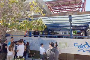 αυτοκτονία μιας 14χρονης, η οποία έπεσε χθες στις γραμμές του ΗΣΑΠ στο Μοσχάτο.