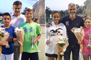 Στιγμιότυπα απο τις απονομές στο Εθνικό Πρωτάθλημα τέννις που έγινε στις εγκαταστάσεις του “Ηράκλειο”