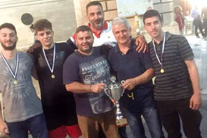 Οι παίκτες του ΕΓΟΗ με τον προπονητή κ. Κοντάκη