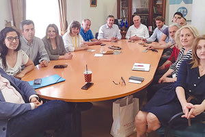 ο υποψήφιος δήμαρχος Ηρακλείου Πέτρος Ινιωτάκης, κατά τη συνάντηση που είχε με το Διοικητικό Συμβούλιο του Επιμελητηρίου Ηρακλείου.