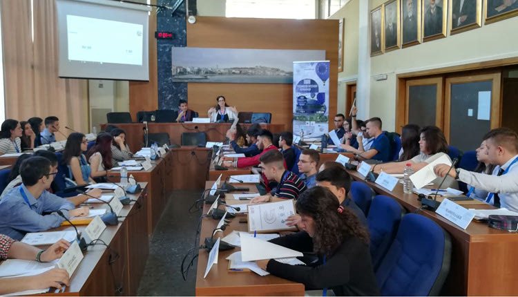 Η διοργάνωση της Προσομοίωσης του Ευρωπαϊκού Κοινοβουλίου EUropa.S. T.E.EN.S. από τον όμιλο “Students4Europe” του Πειραματικού Γενικού Λυκείου Πανεπιστημίου Κρήτης