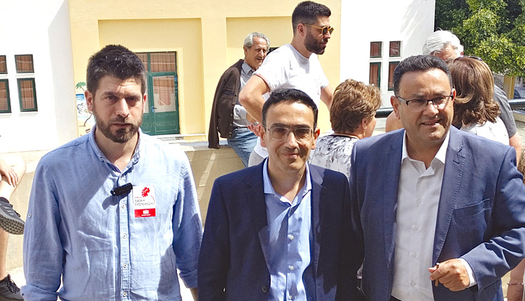 Οι υποψήφιοι της Λαϊκής Συσπείρωσης, Δ. Βρύσαλης και Μ. Συντυχάκης