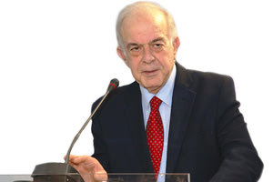 ο δήμαρχος Ηρακλείου επικεφαλής της «Δύναμης Πολιτών», κ. Β. Λαμπρινός