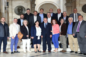 Δήμαρχος και υποψήφιοι δημοτικοί σύμβουλοι