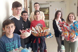 Σκόρπισαν χαμόγελα σε μικρούς ασθενείς