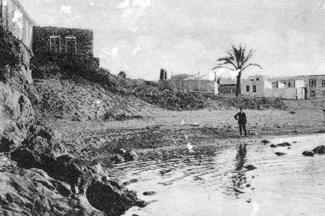 Στην παραλία της Νέας Χώρας