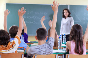 Μαθητές - δασκάλα στην τάξη