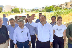 O Γιάννης Κουράκης, ο οποίος μαζί με συμβούλους και μέλη της Δημοτικής Κίνησης «ΗΡΑΚΛΕΙΟ 3.7.5» επισκέφθηκε την περιοχή της Ερυθραίας