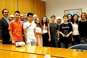 Τους μαθητές των τάξεων του Γυμνασίου, οι οποίοι διακρίθηκαν στον δεύτερο “Εθνικό Διαγωνισμό Γνώσεων για το Χρήμα” τίμησε σε ειδική εκδήλωση η Ελληνική Ένωση Τραπεζών (ΕΕΤ).