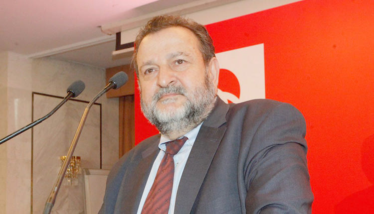 Ο Βασίλης Κεγκέρογλου