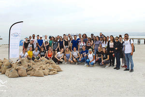 καμπάνια παράκτιων καθαρισμών του προγράμματος «Προσφέρω», την οποία ξεκίνησε η iSea