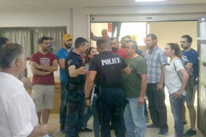 παρέμβαση της αστυνομίας στο ΕΚΗ