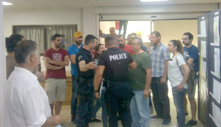 παρέμβαση της αστυνομίας στο ΕΚΗ
