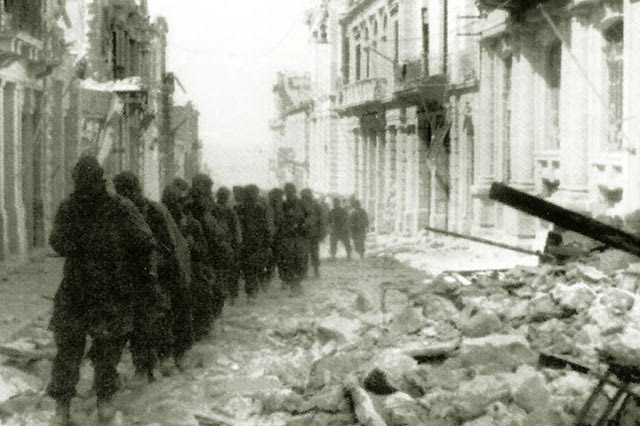 ΦΩΤΟ ΗΜΕΡΑΣ: Οι Γερμανοί μπαίνουν στο Ηράκλειο
