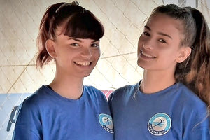 Η Γεωργίνα Αντωνακάκη μαζί με την Ιωάννα Περδικάκη της ΓΕΗ και της Εθνικής ομάδας μπιτς βόλεϊ