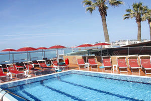 Ξενοδοχείο πισίνα