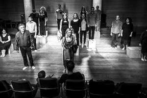 Οι καθηγητές του Ηρακλείου ανεβαίνουν «Στις ράγες της πόλης»