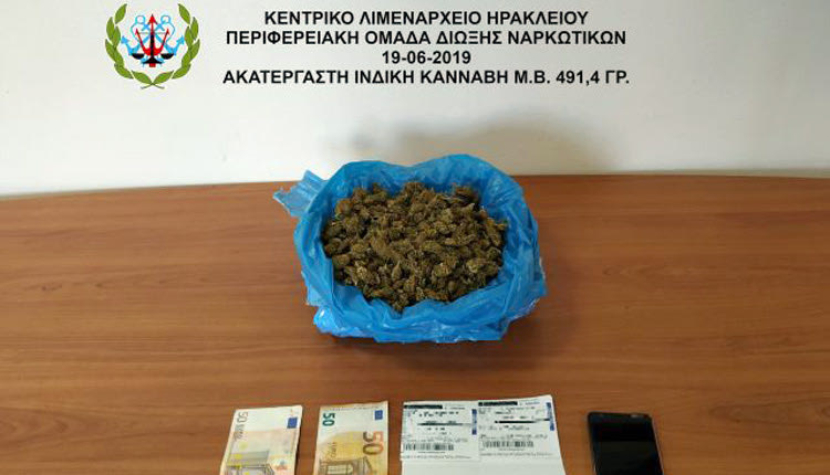 Αποβιβάστηκε με μισό κιλό χασίς