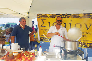 Με σύνθημα «Μαγειρεύοντας…. καθαρή ζωή» μέλη, γονείς, εθελοντές και φίλοι του ΚΕΘΕΑ Αριάδνη γιόρτασαν χθες ενάντια στις εξαρτήσει