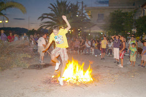Το έθιμο του Κλήδονα αναβιώνει σε χωριά και γειτονιές του Ηρακλείου