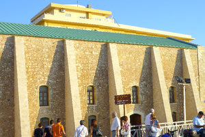 ΣΤΟΝ ΝΑΟ ΤΟΥ ΑΓΙΟΥ ΠΕΤΡΟΥ