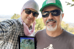 Ο δρ. Χαράλαμπος Φασουλάς με τον κ. Σπύρο Σταρίδα, σε δοκιμαστική διαδρομή