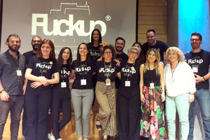 6ο FUCKUP NIGHTS HERAKLION: Οι διοργανωτές της εκδήλωσης μαζί με τους ομιλητές της βραδιάς