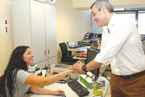 Από την επίσκεψη του Χάρη Μαμουλάκη στον ΟΑΕΔ