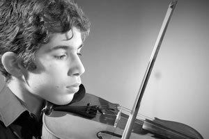 O 16χρονος μαθητής,ο νεαρός Ορφέας Ζαϊμάκης θα δώσει ρεσιτάλ βιολιού