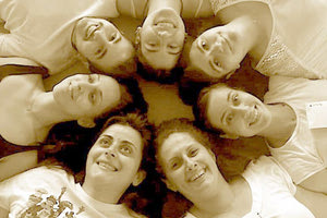 θεατρική παράσταση με τίτλο «Πριν το τέλος… των ονείρων», θα παρουσιάσουν  οι τελειόφοιτοι σπουδαστές του τετραετούς κύκλου σπουδών της Σχολής Παιδαγωγικής Θεάτρου & Θεατρικού Παιχνιδιού Κρήτης