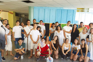 Το Θεατρικό Καλλιτεχνικό Εργαστήρι του Πειραματικού Λυκείου Ηρακλείου, παρουσιάζει την  ευφάνταστη και ξεκαρδιστική  παράσταση με τίτλο  “Αριστοφανιάδα’’