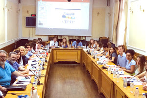 μαθητές και καθηγητές του ιστορικού σχολείου King School της Νέας Υόρκης που επισκέφθηκαν την Περιφέρεια Κρήτης