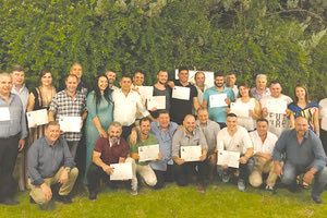 Οι κρεοπώλες με τα πτυχία τους