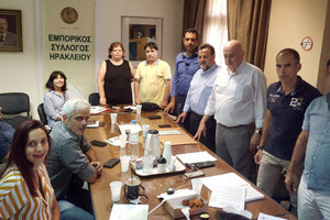 Από την επίσκεψη στον Εμπορικό Σύλλογο