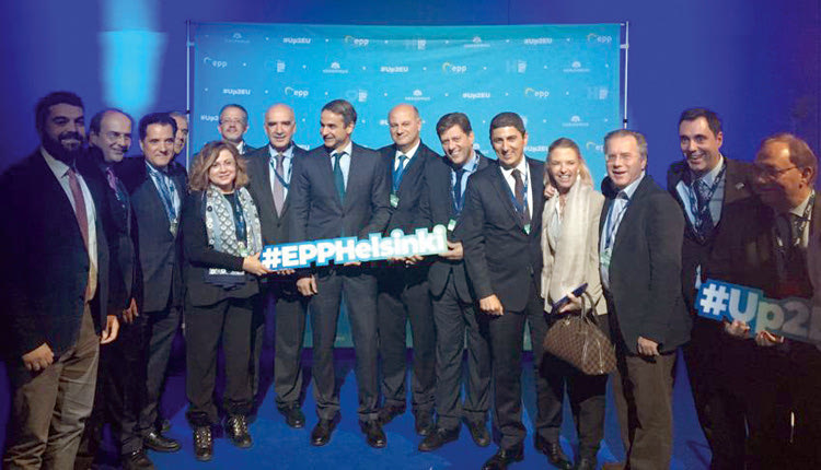 Ο Γερμανός Μάνφρεντ Βέμπερ εξελέγη επικεφαλής της ευρωπαϊκής δεξιάς και στη ΝΔ το χάρηκαν πολύ